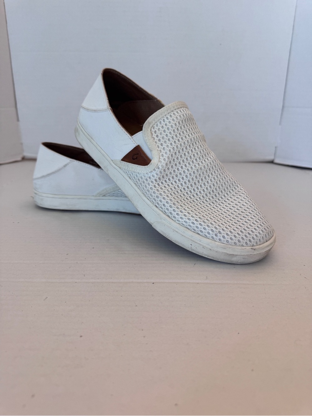 OluKai Pehuea Bright White Slip On Loafer Sneaker Shoes Women’s Size 10M EUC